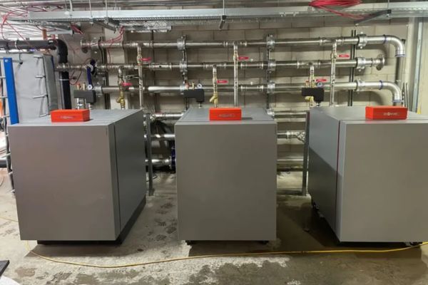 Commercial heat pump systems
